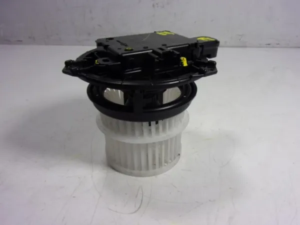 Motor de ventilador de forno (de aquecedor de salão) 87103F4020 Toyota