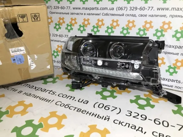 Luz direita 8110560P40 Toyota