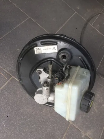 Reforçador dos freios a vácuo 13216086 Opel