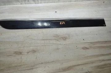 Moldura da porta traseira direita 1646905462 Mercedes