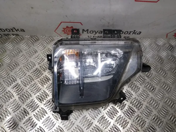 Luzes de nevoeiro esquerdas 8315A059 Mitsubishi