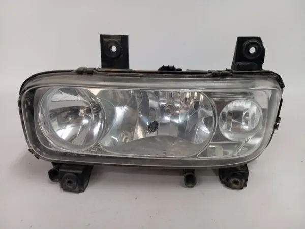 Luz esquerda A9738202261 Mercedes