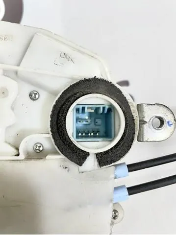 Compre Fecho da porta dianteira esquerda Honda Civic VIII FD, FA