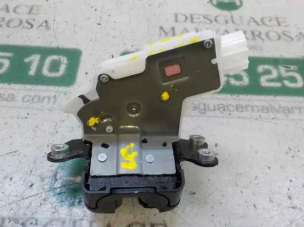 Fecho de tampa de porta-malas (de 3ª/5ª porta traseira) Toyota Corolla E21