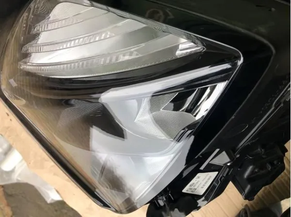 Luz esquerda 92101R2000 Hyundai/Kia