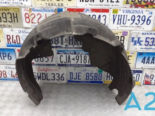 Guarda-barras do pára-lama traseiro esquerdo 6563847021 Toyota