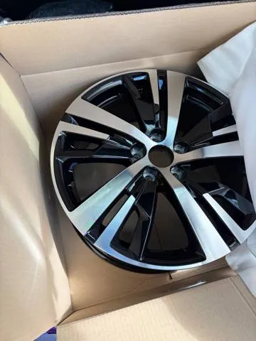 Discos de roda de aleação ligeira (de aleação ligeira, de titânio) 98096873XY Peugeot/Citroen