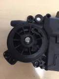 Motor de acionamento de vidro da porta dianteira esquerda Nissan Navara D40