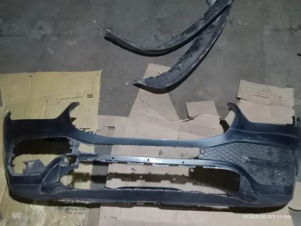 Pára-choque dianteiro A1678806500 Mercedes