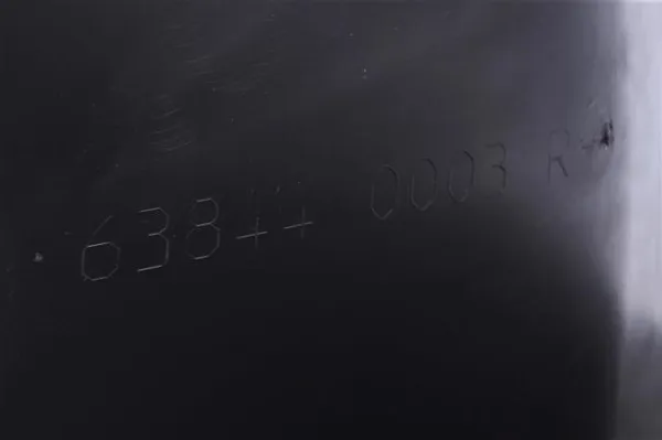 Guarda-barras direito do pára-lama dianteiro 638440003R Renault (RVI)