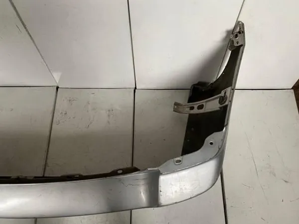 Pára-choque traseiro 57704SA010 Subaru