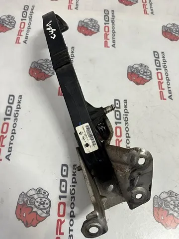Pedal de embraiagem 8200590247 Renault (RVI)